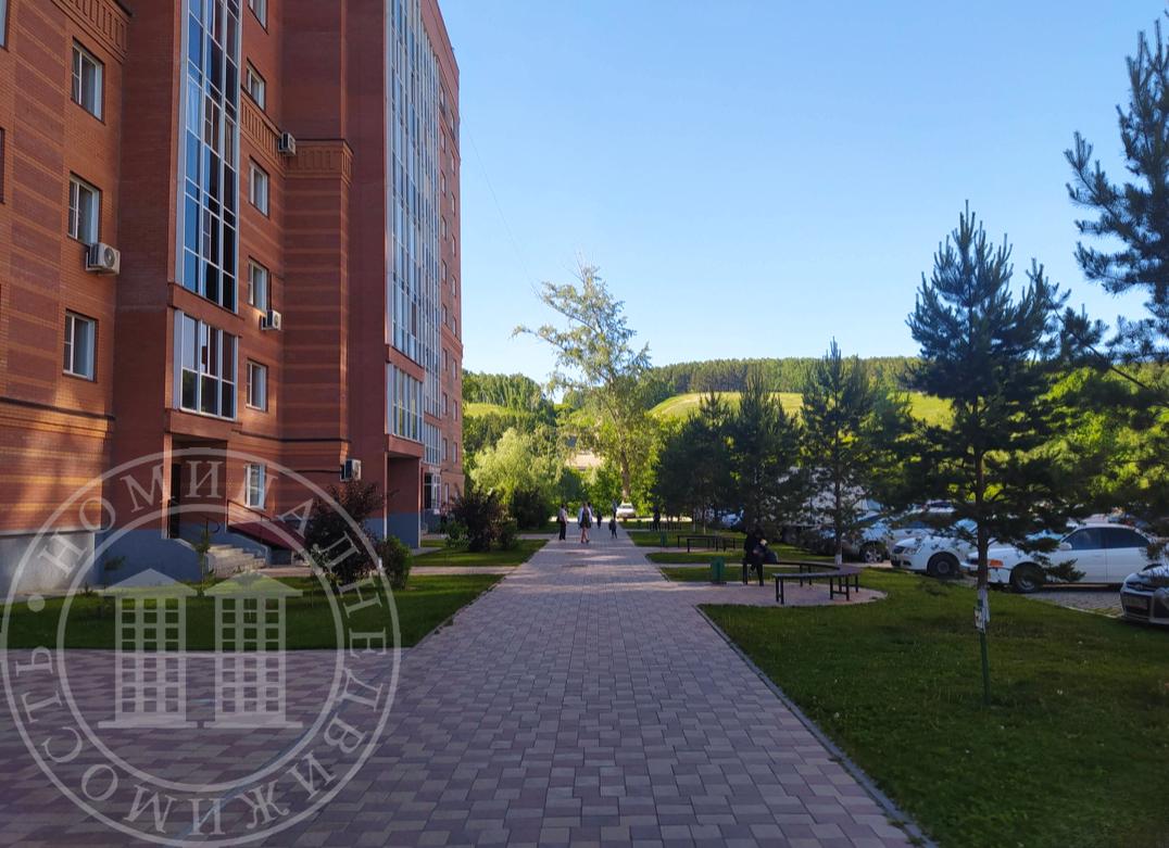 В продаже уютная квартира-студия с отличным ремонтом и мебелью!

Квартира имеет продуманную планировку:
- жилая комната зонирована с кухонной зоной и остекленной, обустроенной лоджией. 
- Вместительная ванная комната.
- просторная прихожая с гардеробной.

Квартира светлая с видом на зеленый двор.
От