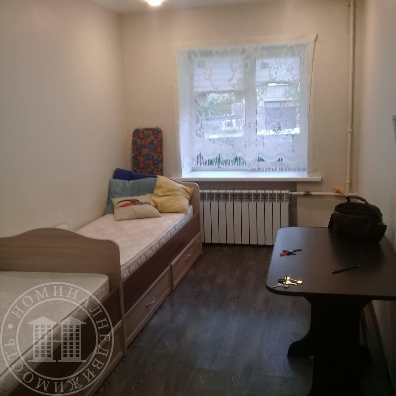 Предлагаем в аренду  комнату в квартире без хозяев с двумя с/у и двумя душевыми, соседи все приличные люди, квартира со всеми условиями для проживания.
Отличное местоположение вся инфраструктура в шаговой доступности до метро Гагаринская 5ть минут ходьбы.
Все коммунальные платежи включены в аренду!