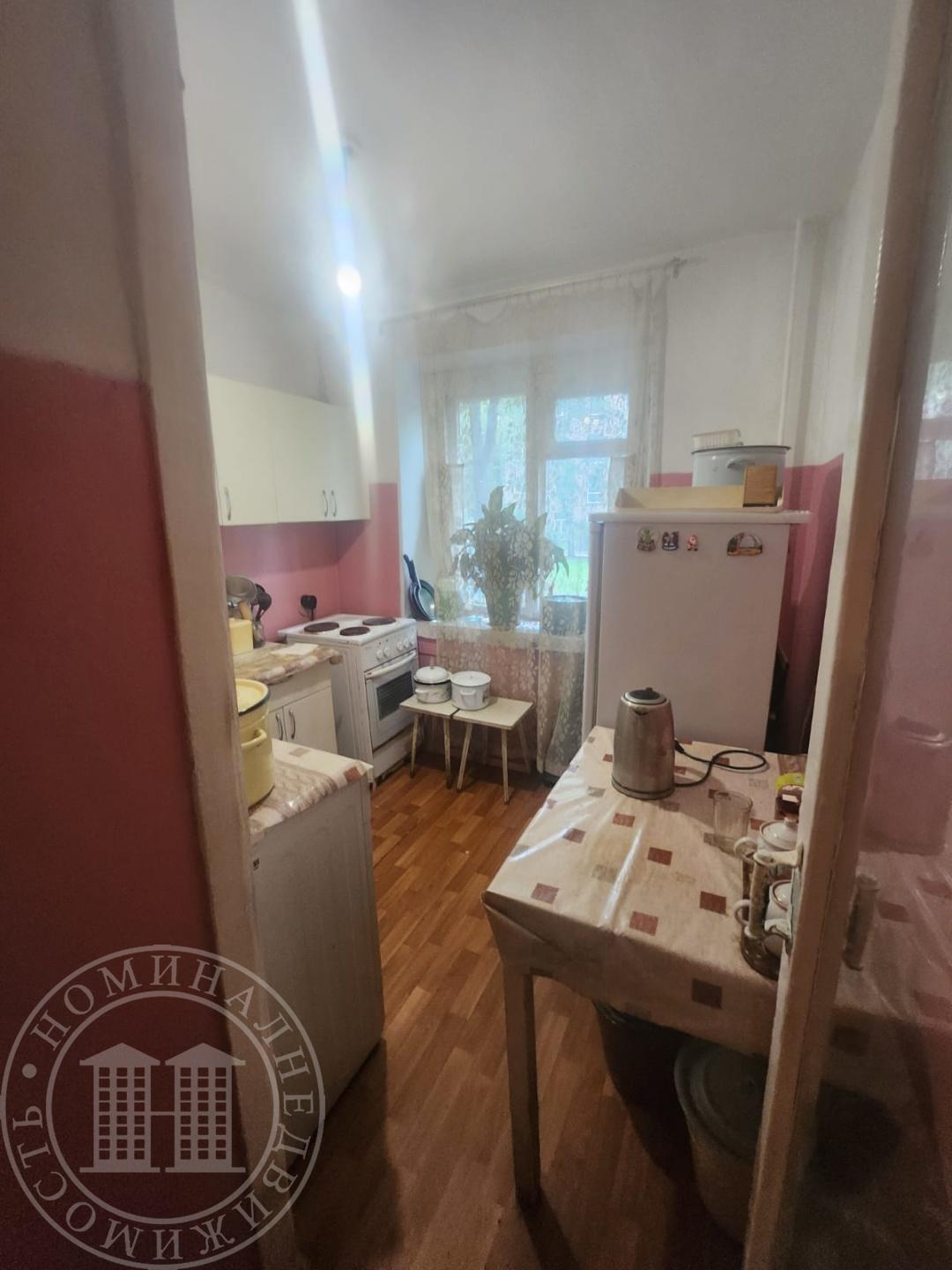 В продаже 3 х комнатная  квартира в кирпичном доме. 
Комнаты смежно-изолированы, санузел раздельный.
Рядом с домом остановка общественного транспорта, Детские сады,школы. 
Метро Студенческая пешком 15 мин. 
Один взрослый собственник. Без обременений и опек. В собственности более пяти лет


Приглашае