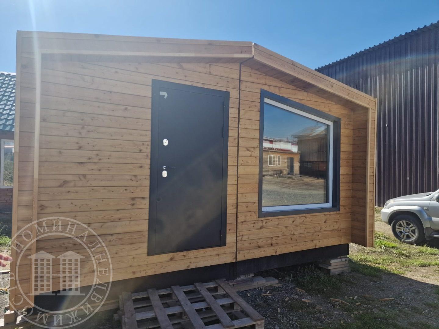 В продаже 2х модульный дом 25 кв.м под самоотделку. 
Размер  наружного контура 5 на 5. Утепленный пол 20 см, стены и потолок 15 см. Установлена входная металлическая дверь с терморазрывом, Окна пластик 5-ти камерные.
Приточная вентиляция В 2х комнатах, звукоизоляция межкомнатных стен толщиной 10 см.