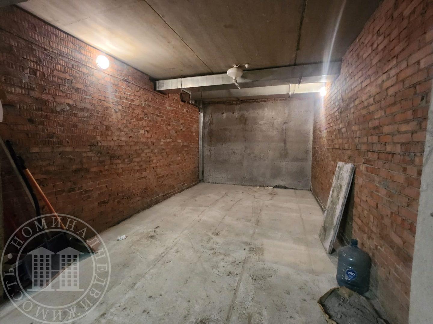 Предлагаем к приобретению капитальный гараж в гаражном комплексе на Бугринской роще по улице Оловозаводская.
Объект без долгов и обременений .
Чистая продажа.
Приглашаем на просмотр!

Уважаемый Покупатель!  При покупке данного объекта нами предусмотрен подарок- Экскурсионный тур на 2х персон в Турци