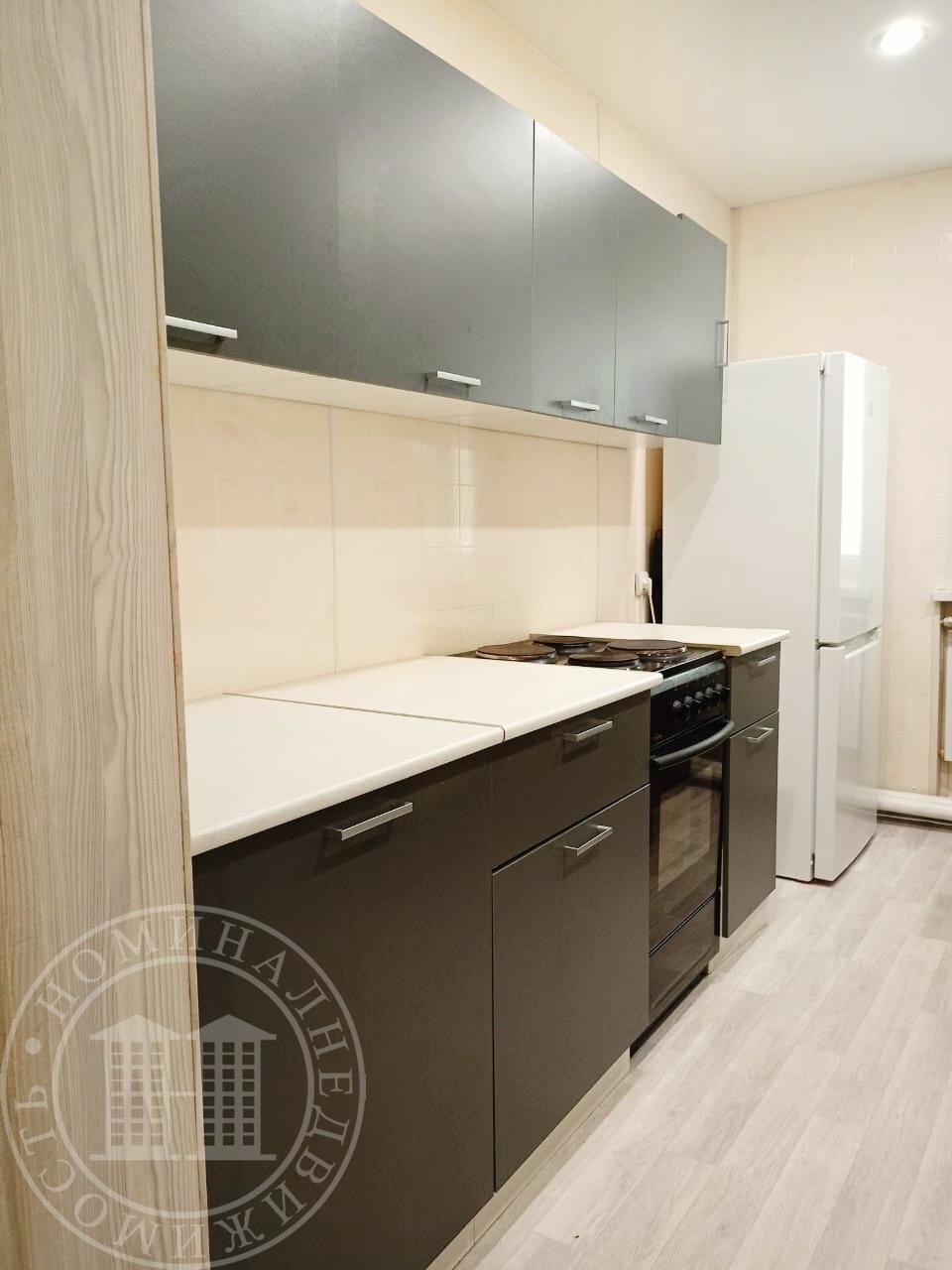 В продаже просторная полноценная 3-х комнатная квартира улучшенной планировки:
- кухня - 8,3 кв.м., 
- три изолированные комнаты,
- раздельный с/у,
- гардеробная,
- застеклённый балкон.

Квартира продаётся с частичным ремонтом (основная часть уже отремонтирована) и интерьером (техникой, мебелью):
- 