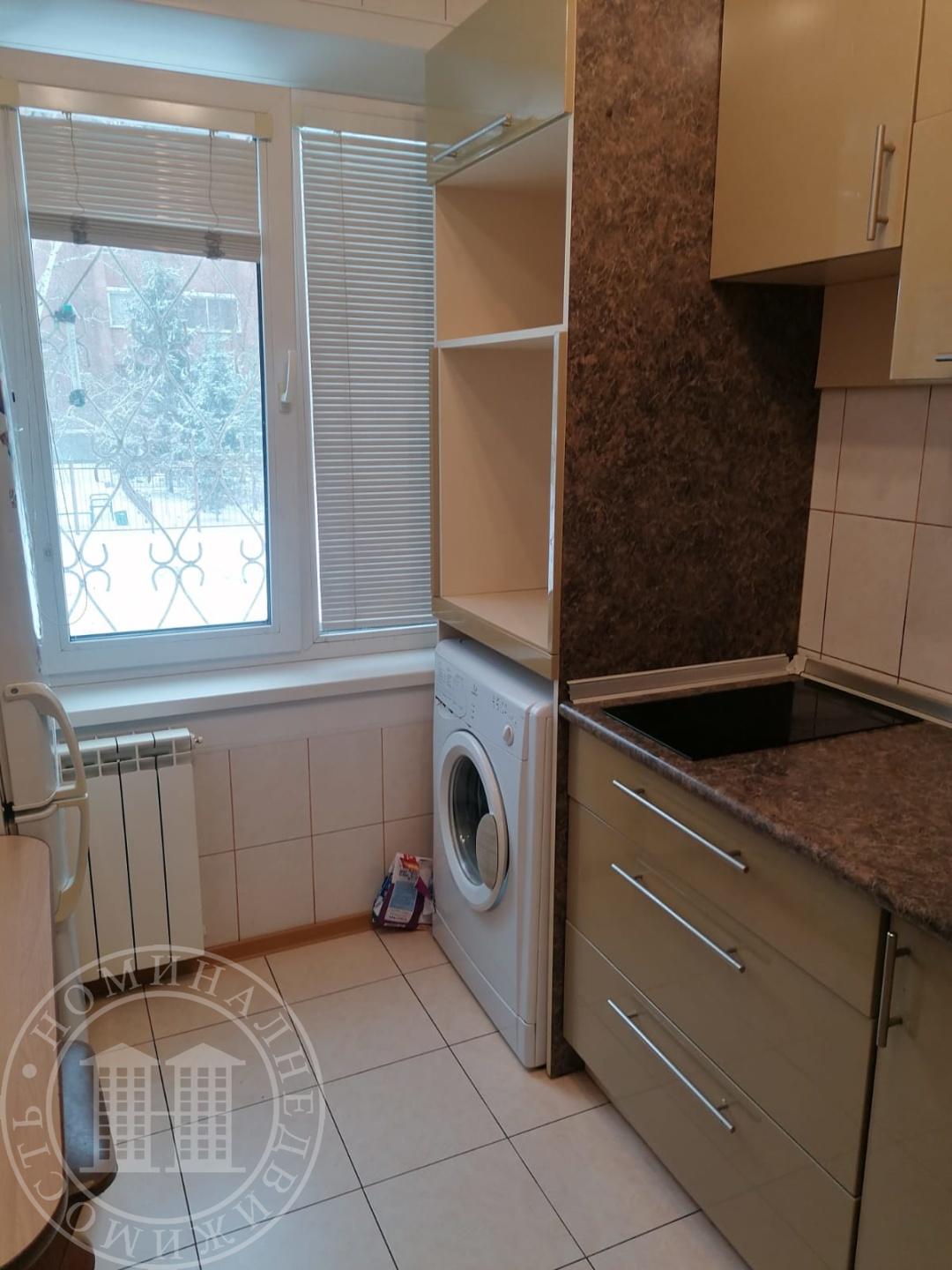 Предлагаем в долгосрочную аренду 1к квартиру в Ленинском р-не.
 Хороший ремонт делали для себя вся мебель и техника кроме стиральной машины. 