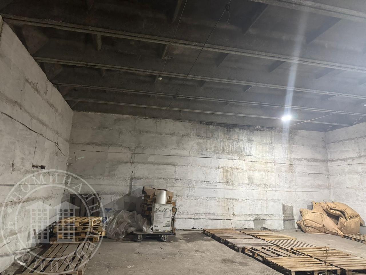 СДАЕТСЯ СКЛАД В АРЕНДУ 350М2 С ЭЛЕКТРИЧЕСТВОМ ,ПОЖАРНОЙ ОХРАНОЙ И СИГНАЛИЗАЦИЕЙ.