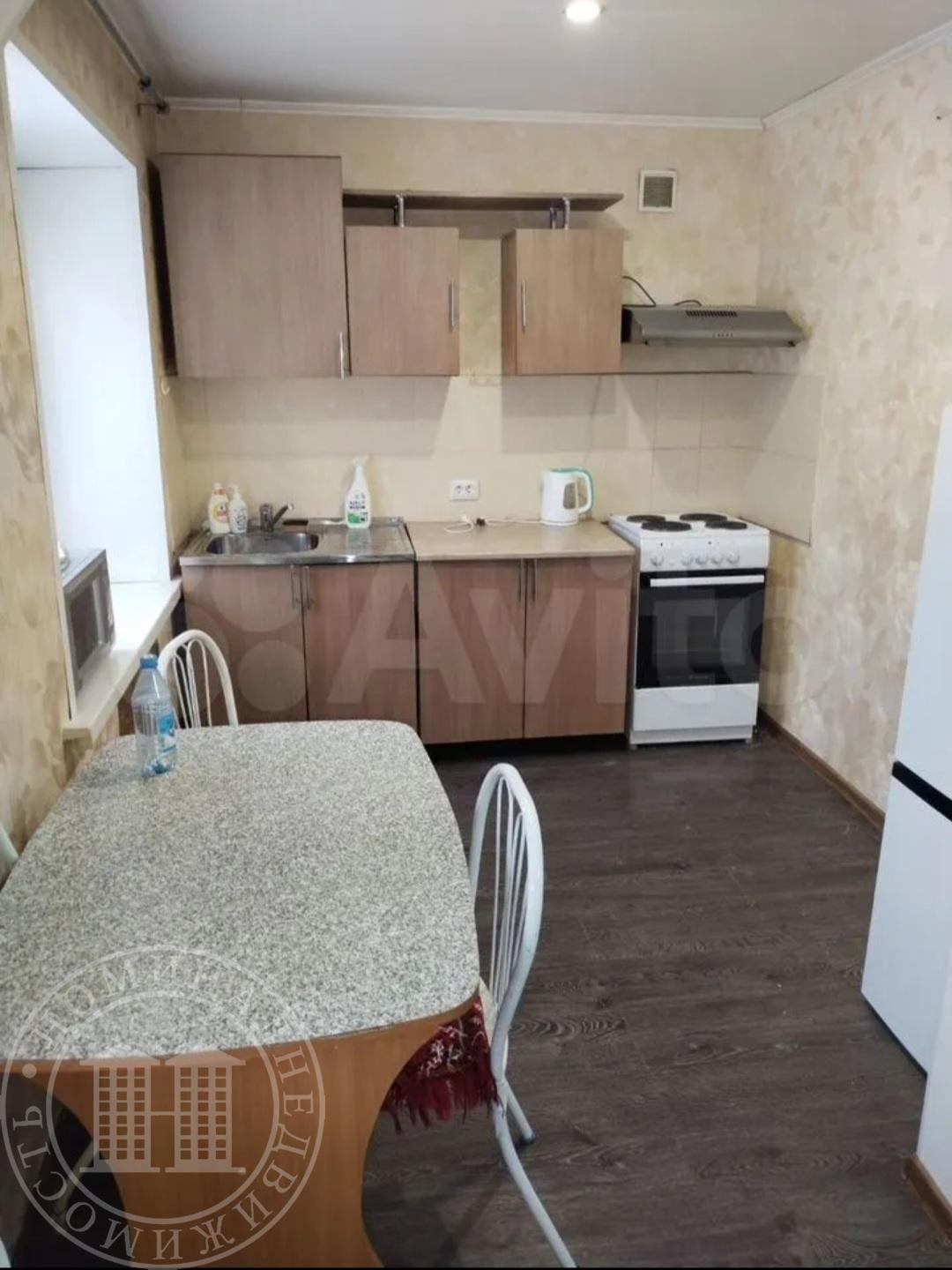 В продаже 2х комнатная квартира на комфортном 2-м этаже.
Хорошее состояние, без долгов занижений и опек. В квартире никто не зарегистрирован, чистая продажа, быстрый выход на сделку. 
Парковка во дворе. Школа, дет сад рядом. Метро Карла Маркса в пяти минутах.
Приглашаем на просмотр!

Уважаемый Покуп