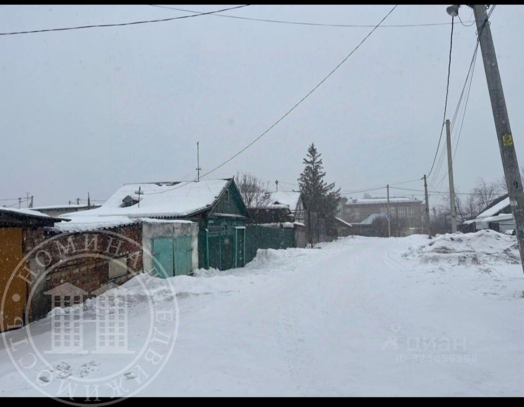 В продаже часть дома после пожара. 
Вода центральная, отопление твердотопливный котёл, газ.
Сливная яма 3,5 куба.