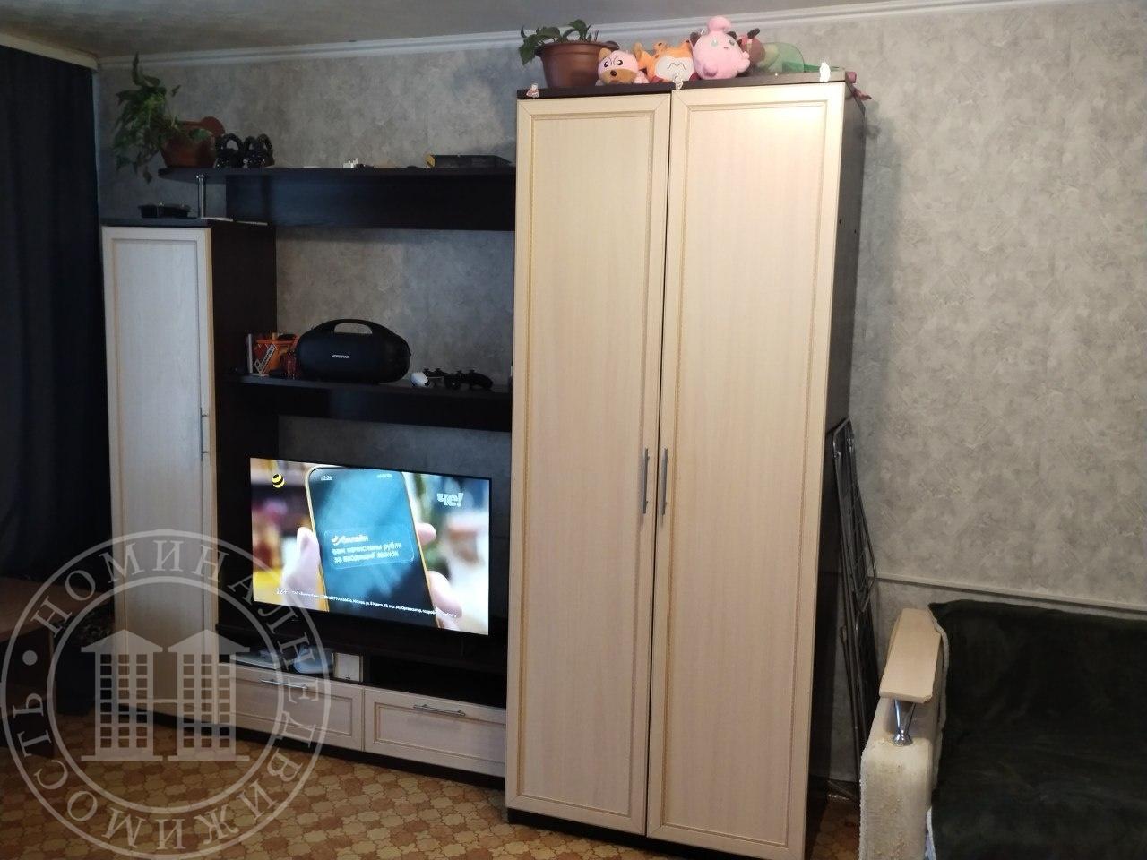 В продаже  однокомнатная квартира общей площадью 30,5 кв.м.
Квартира в чистой продаже, без опек, занижений и долгов. Быстрый выход на сделку, прописанных нет. 
Состояние - требует ремонта. Фото будут в ближайшие дни.
Дом находится в самом центре Ленинского района метро Карла Маркса в 5-ти минутах. 
