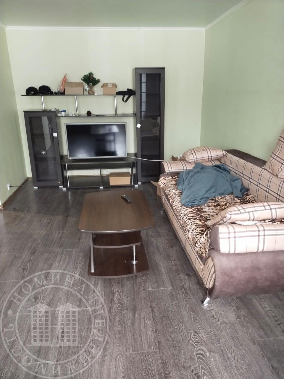 За объект принят задаток до 31 Декабря 2025г.

В продаже 2х комнатная квартира на комфортном 2-м этаже.
Хорошее состояние, без долгов занижений и опек. В квартире никто не зарегистрирован, чистая продажа, быстрый выход на сделку. 
Парковка во дворе. Школа, дет сад рядом. Метро Карла Маркса в пяти ми