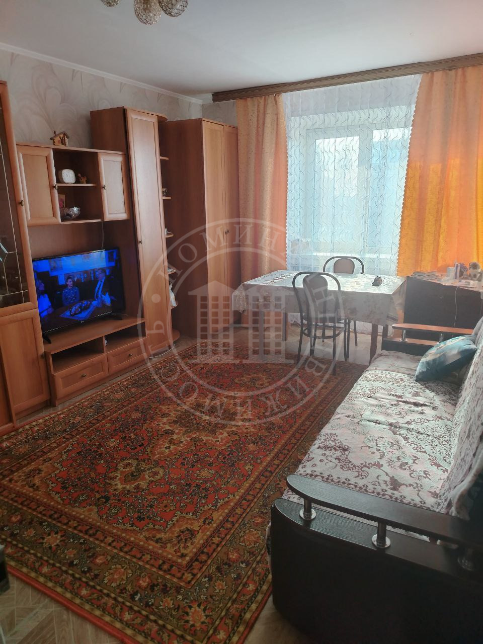 Предлагаем к приобретению 1к квартиру улучшенной планировки в качественно построенном  кирпичном доме 1996 года
Квартира без долгов, обременений и опек.
 
 Уважаемый Покупатель! Если Вы клиент нашего агентства, при покупке данной квартиры нами предусмотрен подарок- Экскурсионный тур на 2х персон в Т