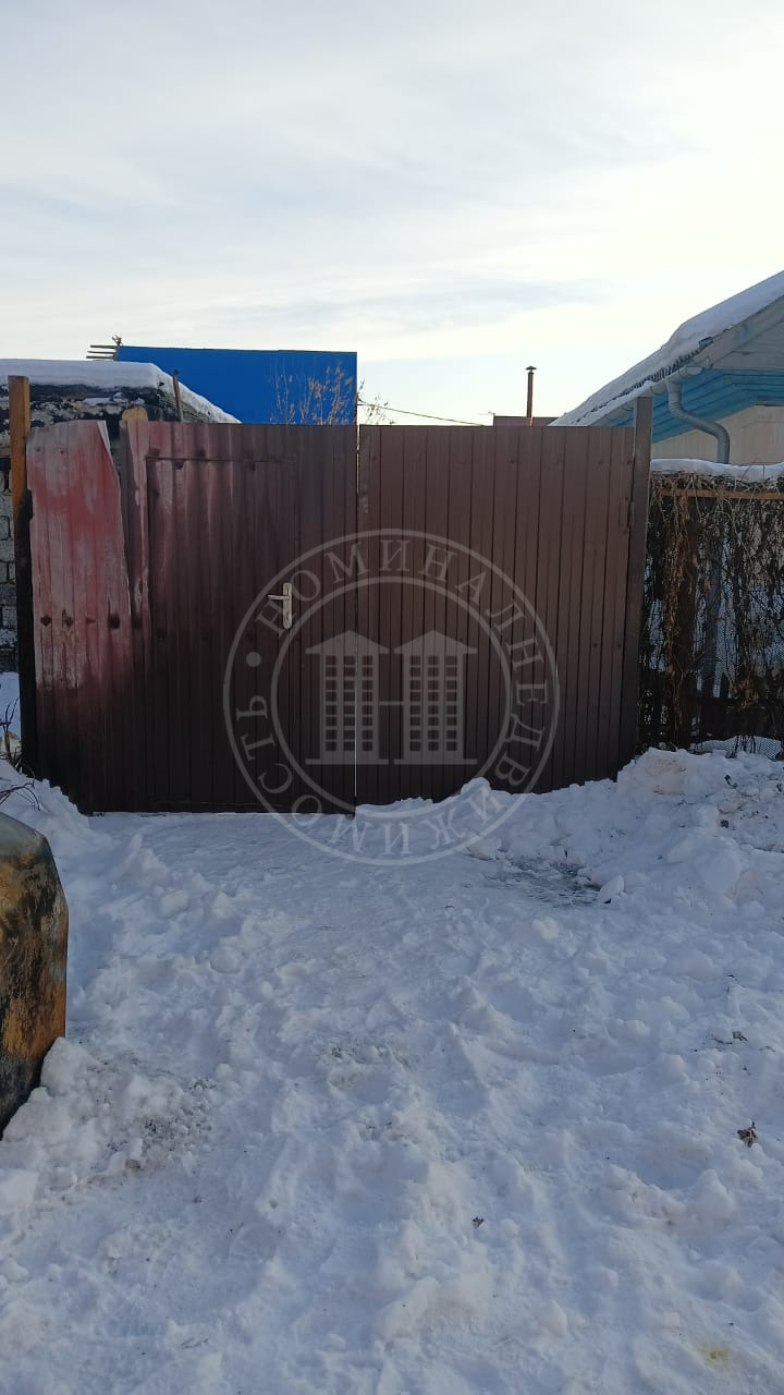 В продаже часть дома после пожара. 
Вода центральная, отопление твердотопливный котёл, газ.
Сливная яма 3,5 куба.