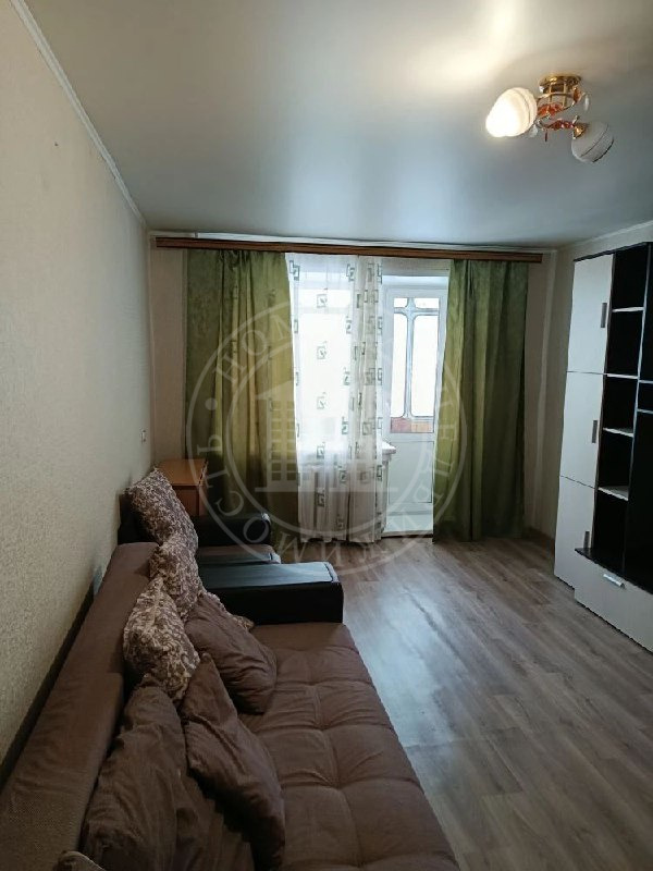 Предлагаем в долгосрочную аренду 1к квартиру в кирпичном доме на Затулинском жилмассиве. 
Квартира в хорошем состоянии пластиковые окна. натяжной потолок. санузел в кафеле. лоджия остеклена.
Имеется вся необходимая для проживания мебель и бытовая техника.
Отсечка на три квартиры.
Развитая инфраструк