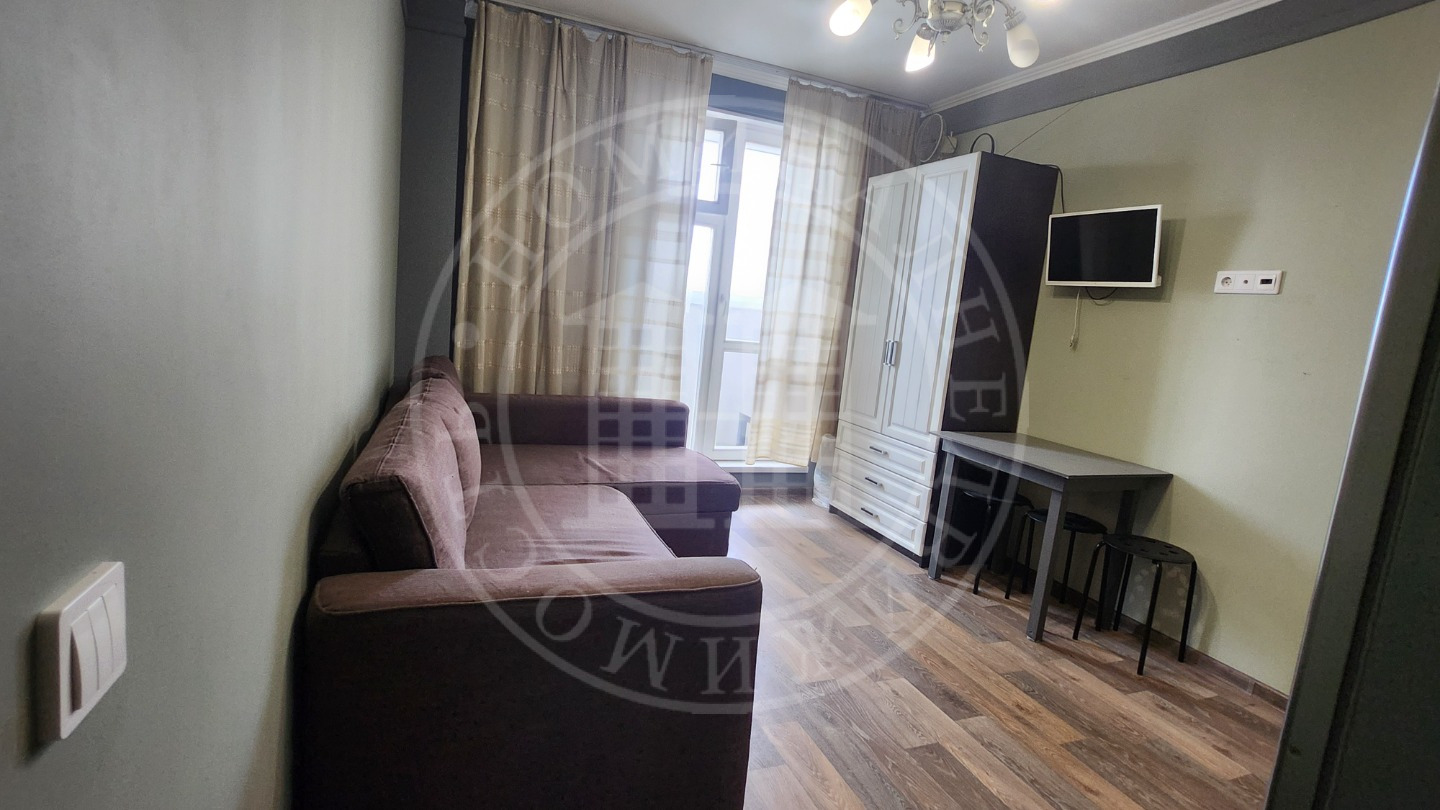 Предлагаем к приобретению уютную квартиру-студию в новом доме в ЖК Радуга Сибири.
Квартира с хорошим ремонтом! Всю мебель и бытовую технику оставим в подарок новому владельцу!
Огороженная большая придомовая территория с детскими и спортивными площадками!
Чистый подъезд грузовой и пассажирский лифт.
